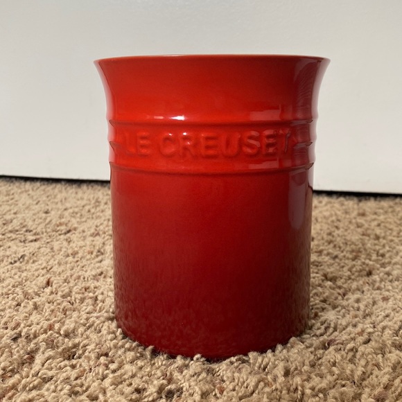 Le Creuset Kitchen Le Creuset Utensil Crock Red Ombr Poshmark